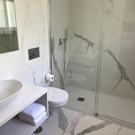 Alojamento de Acomodação e Pequeno-almoço Santiago Family House - Luxury 4*