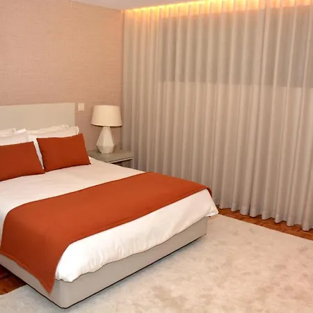 Alojamento de Acomodação e Pequeno-almoço Santiago Family House - Luxury 4*