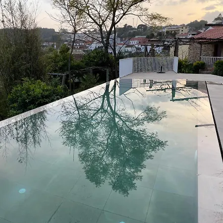 Santiago Family House - Luxury Alojamento de Acomodação e Pequeno-almoço 4*